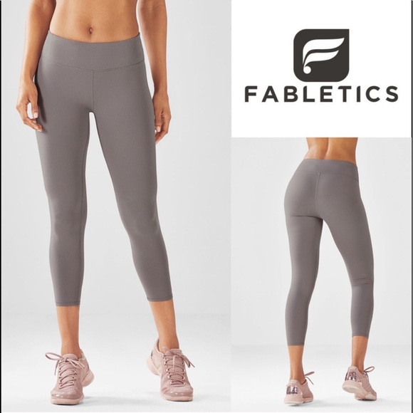 Fabletics Pants - Fabletics crop workout leggings
